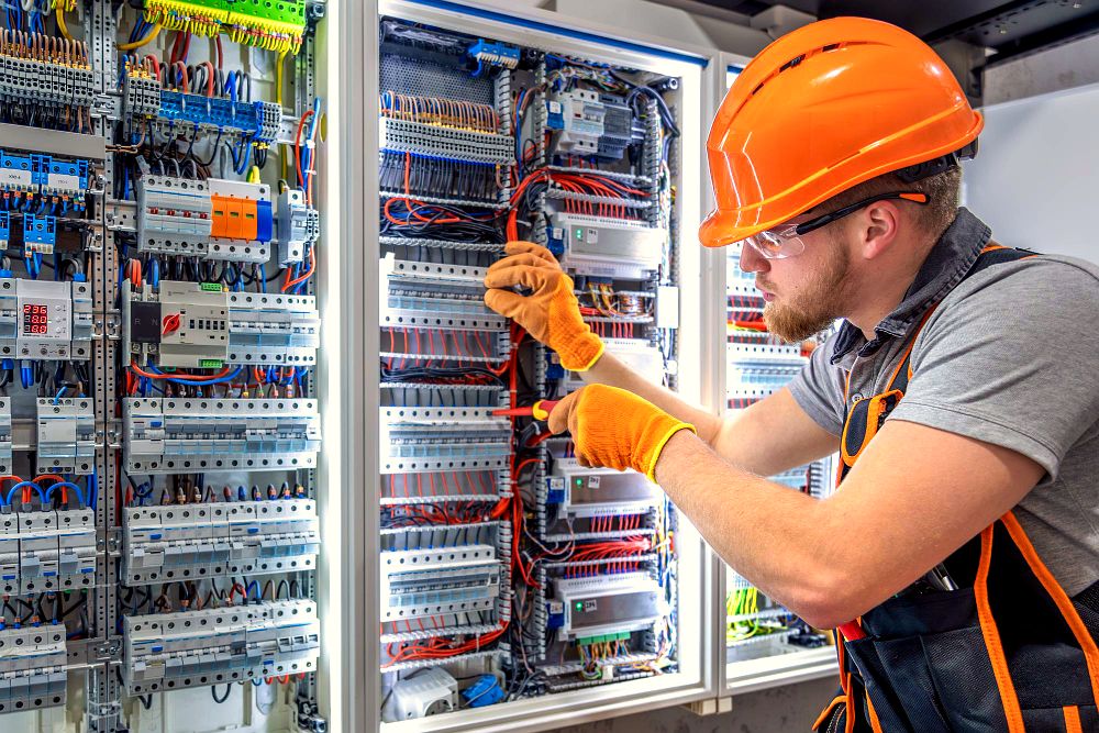 Tri-City Electric Co. at work